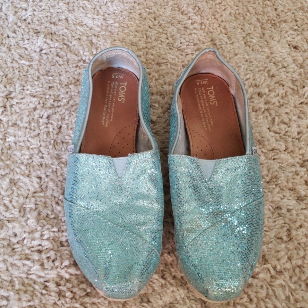 Tom's size 7.5
